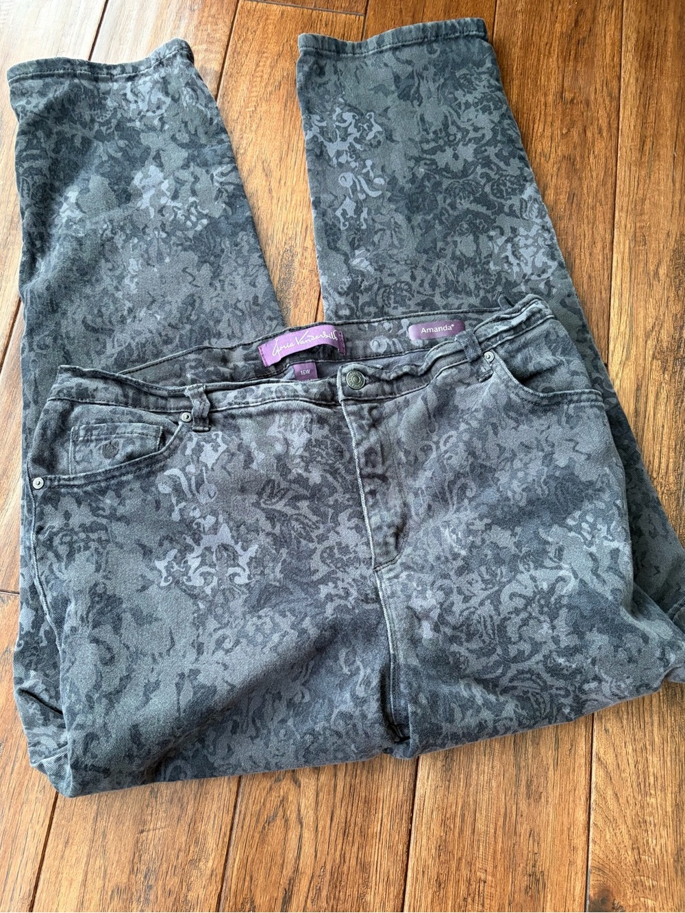 Gray floral paisley print straight-leg jeans